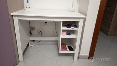 Scrivania Ikea bianca