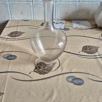 Bottiglia antica di vetro pregiato inciso