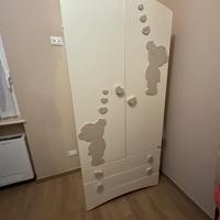 Armadio con ante e cassettiera