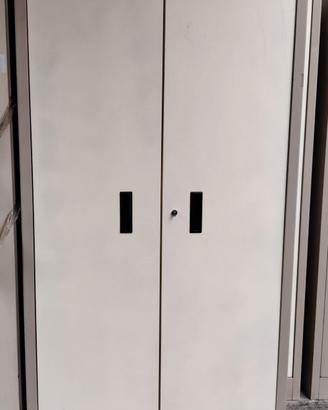 Armadio in metallo usato – buone condizioni