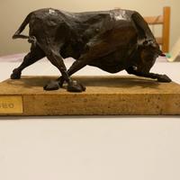 Statuetta in bronzo Toro