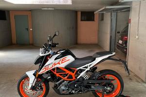 KTM DUKE 390