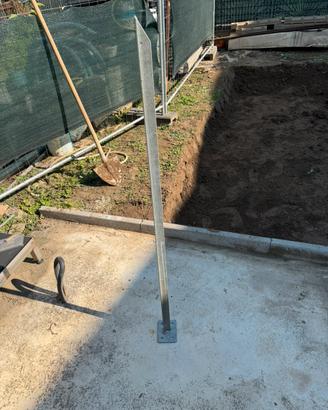 20 pali in ferro zincato con piastra e diagonale