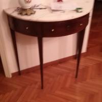 Console con piano superiore in marmo
