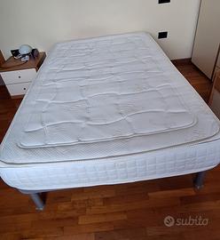 Letto 1 1/2 piazza con materasso 