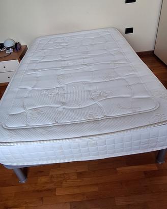 Letto 1 1/2 piazza con materasso 
