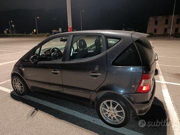Mercedes classe a 160 neopatentati 