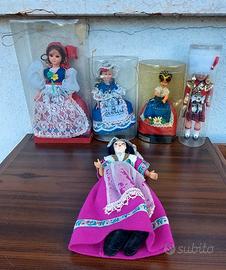 Cinque bambole d'epoca