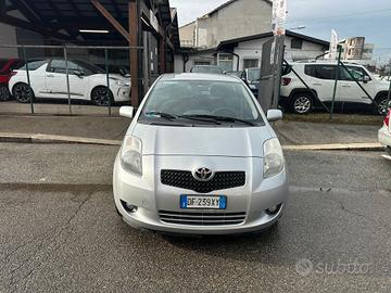 Toyota Yaris 1.0 5 porte