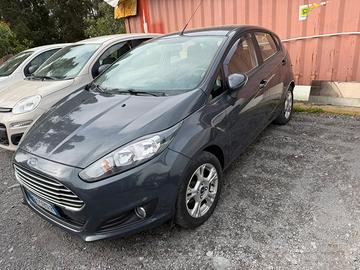 Ford fiesta 1,2 benzina