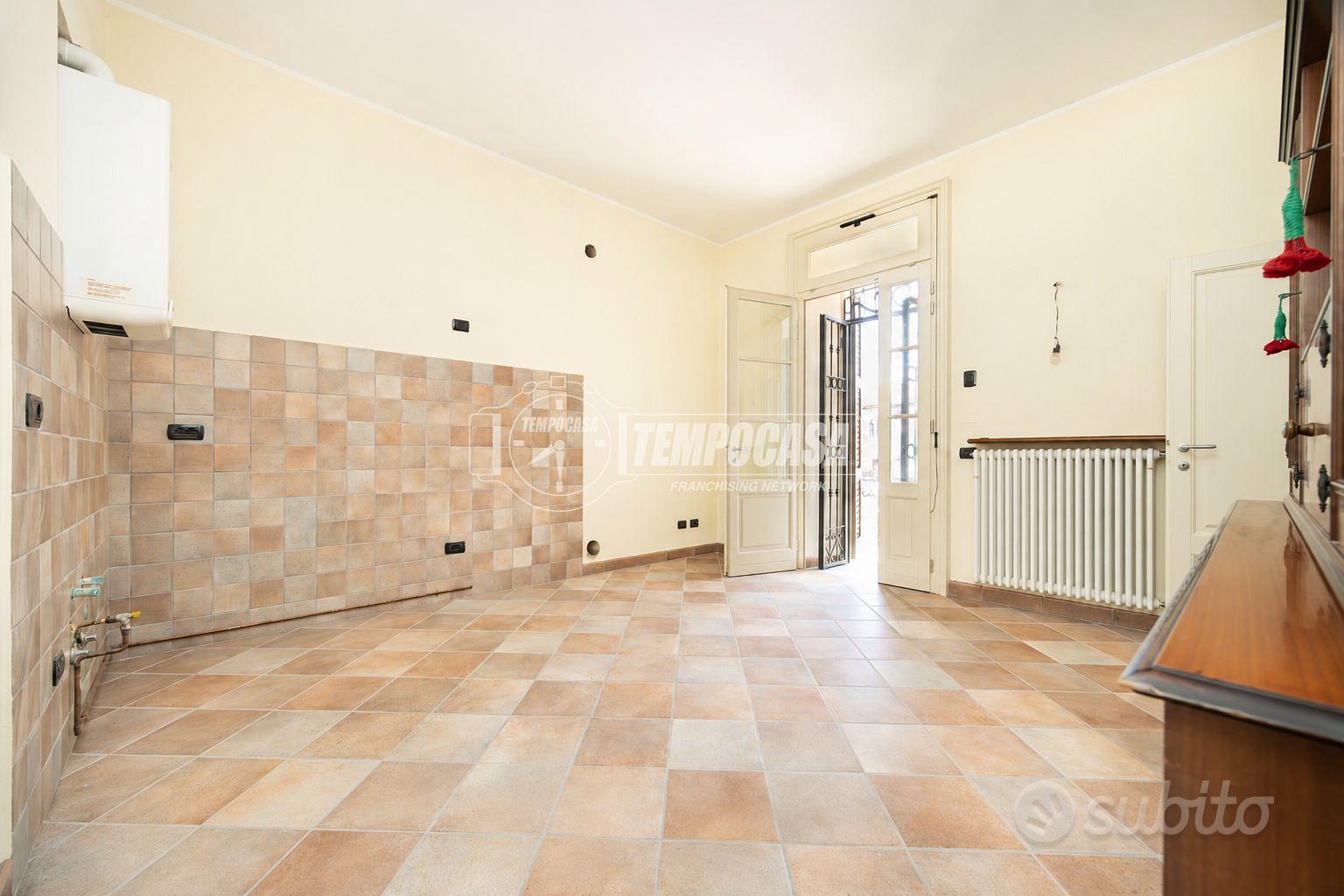 BILOCALE CON GIARDINO PRIVATO NEL CUORE DI CRESPI - Vista 4