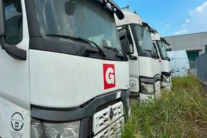 TRATTORI STRADALI RENAULT USO RICAMBI