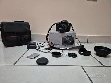 Fotocamera Reflex Canon 2000D + custodia