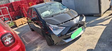 2020 Toyota Aygo Connect 1.0 VVT-i 72 CV 5 porte x
