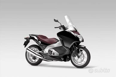 Honda integra 700 cc