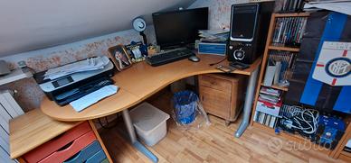 scrivania ikea angolare 