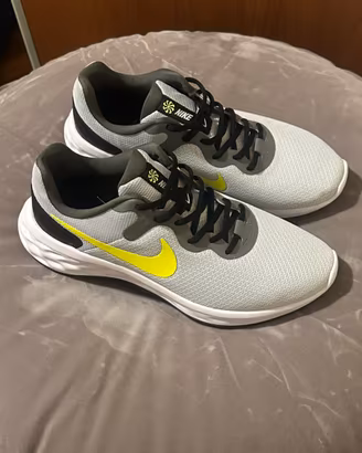 Nike Revolution 6