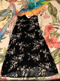 Vestito nero a fiori