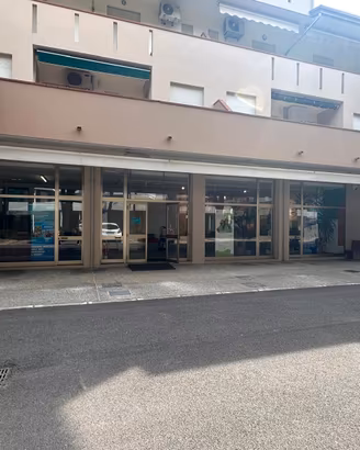 BIBIONE Locale Commerciale 150mq Ristrutturato