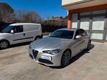 Alfa Romeo Giulia 2.2 Turbodiesel 160 CV AT8 Rosso