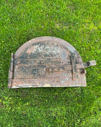 Porta tagliafuoco in ferro antico per forno legna