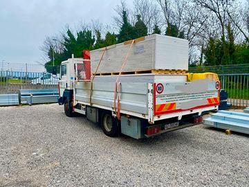 Nissan eco t-135 con gru fassi