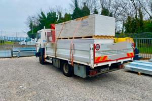 Nissan eco t-135 con gru fassi