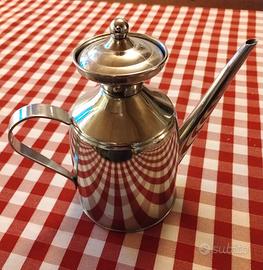 Oliera Brandani in acciaio. Da 650ml