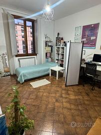 Stanza SINGOLA in zona LE CURE -Disponibile SUBITO