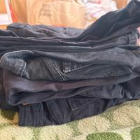 5 pantaloni neri skinny fit