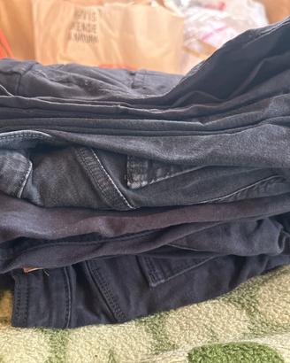 5 pantaloni neri skinny fit