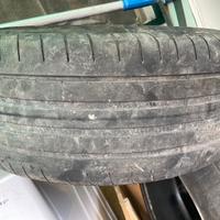 Gomme 235/45/18