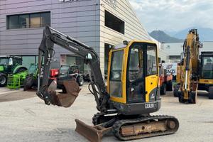 MINIESCAVATORE VOLVO ECR 28
