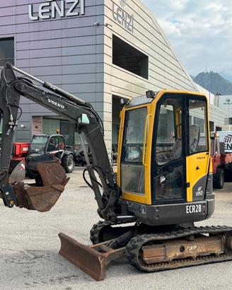 MINIESCAVATORE VOLVO ECR 28