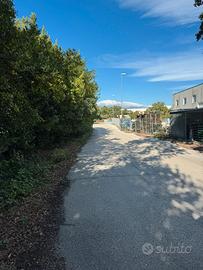 Piazzale uso parcheggio/rimessaggio roulotte