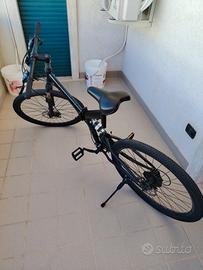 Mountain bike total black pieghevole