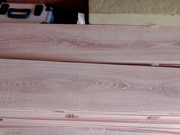 Parquet laminato battiscopa
