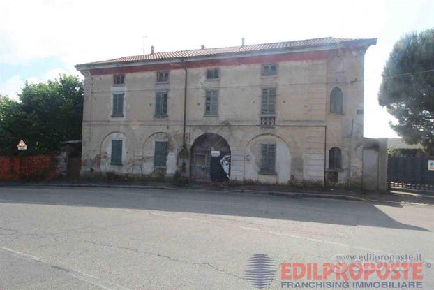 Rustico / Casale di 10 locali a Lentate sul Seveso