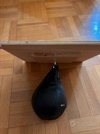 Pungiball da parete con base in legno