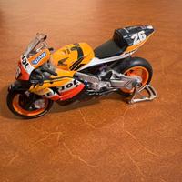 Modellino moto Honda 26 repsol