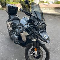 BMW gs 1250 triple black