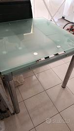 tavolo in vetro 