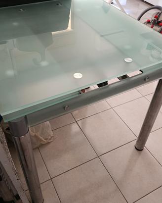 tavolo in vetro 