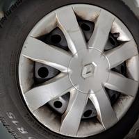 Cerchioni con gomme invernali Clio II