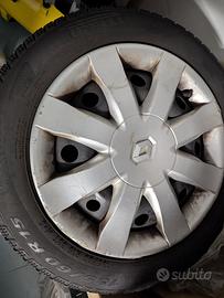 Cerchioni con gomme invernali Clio II