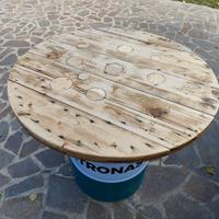 tavolo tondo  in legno trattato per Bar/giardino