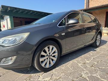 Opel Astra 1.7 CDTI 110CV Sports Tourer Cosmo neop