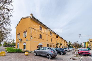 Appartamento quattro locali al piano terra in cent