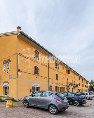 Appartamento quattro locali al piano terra in cent