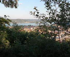 Terreno panoramico con rustico ad Arona